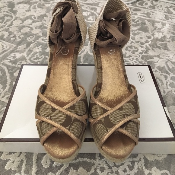 Coach wedges - Picture 2 of 7