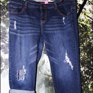 2 pairs of capris bundled - light and dark