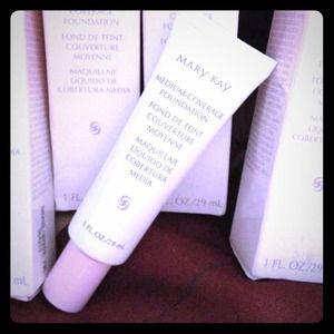 Bundle of two foundations