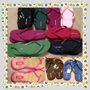 Bundle for shopping posh. Flip flops
