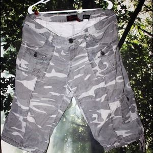 PLUS SIZE - Torrid Brand Camo Capris