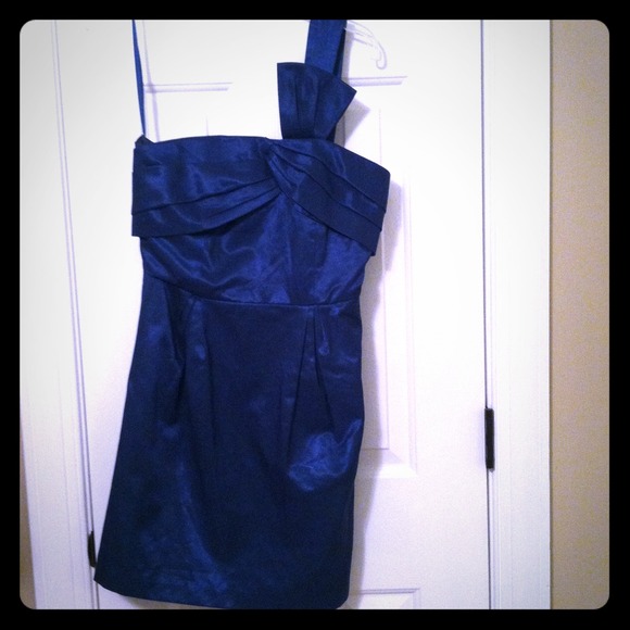 One shoulder dress - Picture 1 of 1