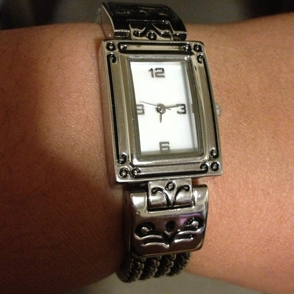 Beautiful Watch - Picture 2 of 4