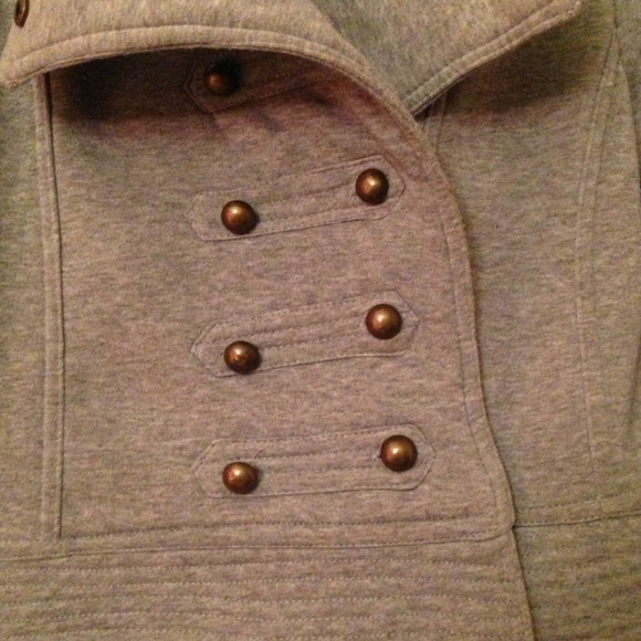 Cute grey jacket! - Picture 2 of 3