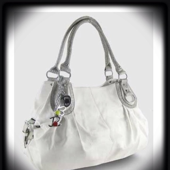 💓 Satchel💗white💜includes dust bag💗