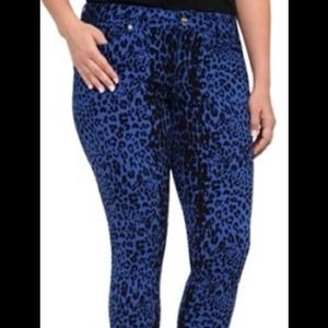 Torrid Source of Wisdom Skinny Jeans NWOT