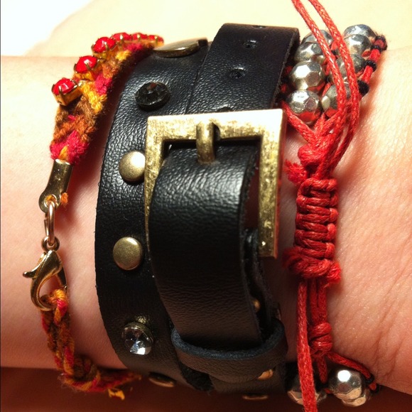 SOLD Lot of Indie jewelry (Betsey Johnson). - Picture 3 of 4