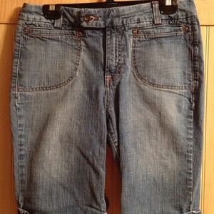 Jean Bermuda shorts or capri pants