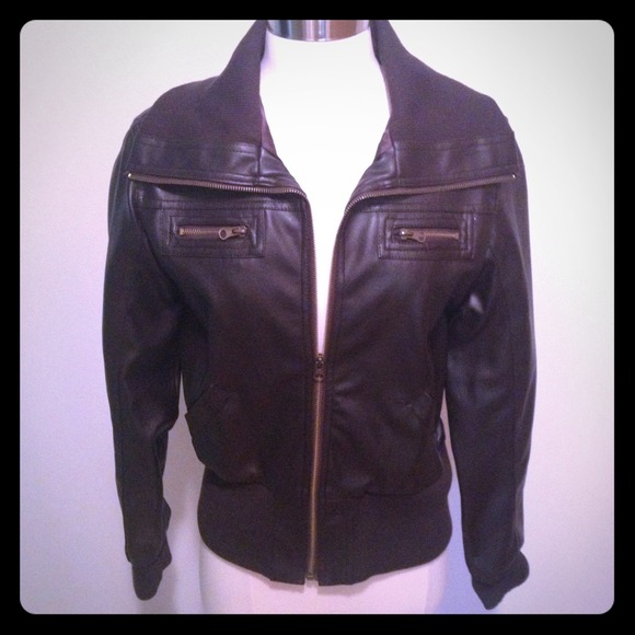 🌟SOLD Cute dark brown bomber jacket 🎀