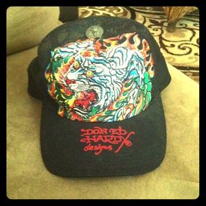 100% Ed hardy SnapBack!