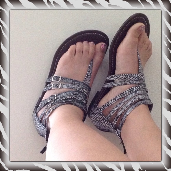 💚ONE OWNER LEOPARD SANDALS  fits 6.5  &. 7.0💚
