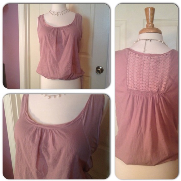 🔴SOLD IN BUNDLE🔴 Super soft lilac tank