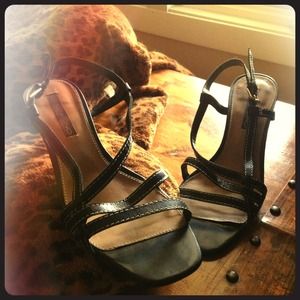 Bandolino 2" black heels