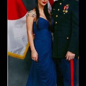 Price cutt✂Adrianna papell dress size 4