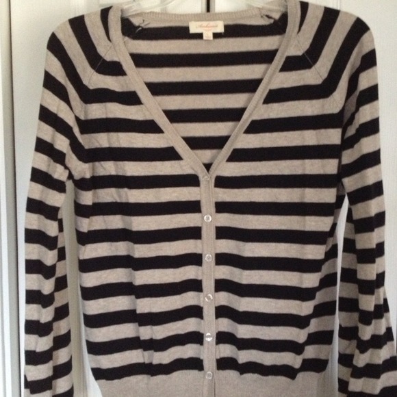 Classic striped sweater long sleeve.