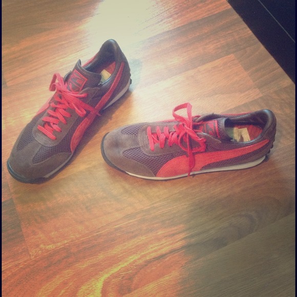 Puma Women Running sneakers - great condition.