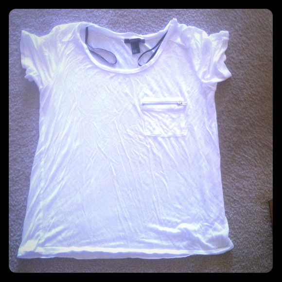 ⭐REDUCED⭐ White shirt with zipper pocket