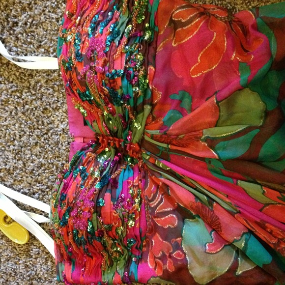 💥REDUCED💥Colorful floral print dress 🌺 - Picture 2 of 4