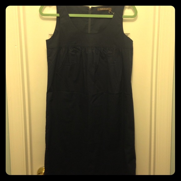 💥SOLD💥BCBG by Max Azria Sleeveless Navy Dress
