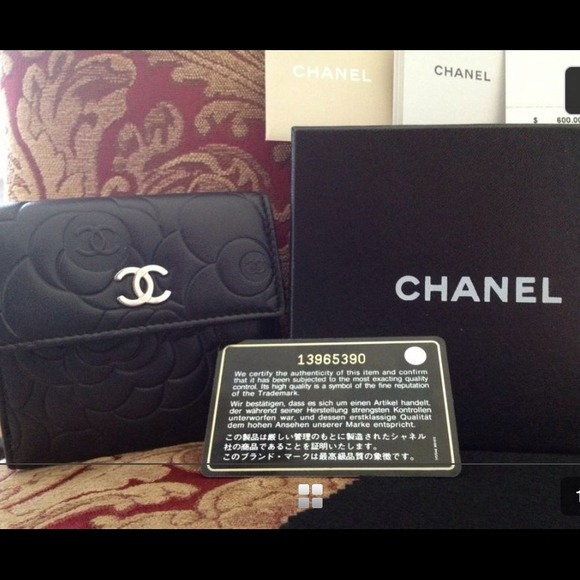 💃SOLD💃Chanel Camellia Trifold Wallet