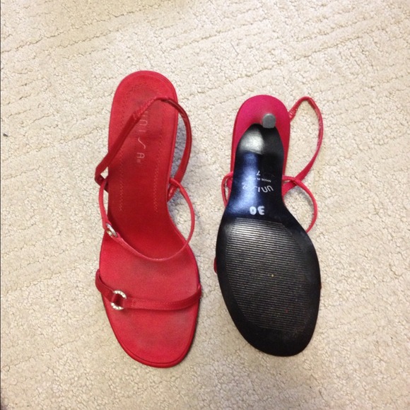 Shoes - Picture 2 of 4