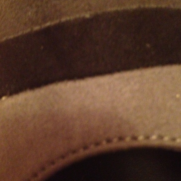 Heels - Picture 2 of 3