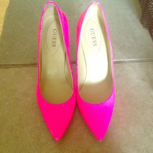 👠Guess Pink (NEON) Pumps👠