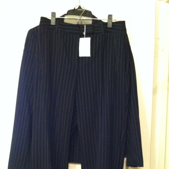NWOT  MODA black pinstripe cuffed pants