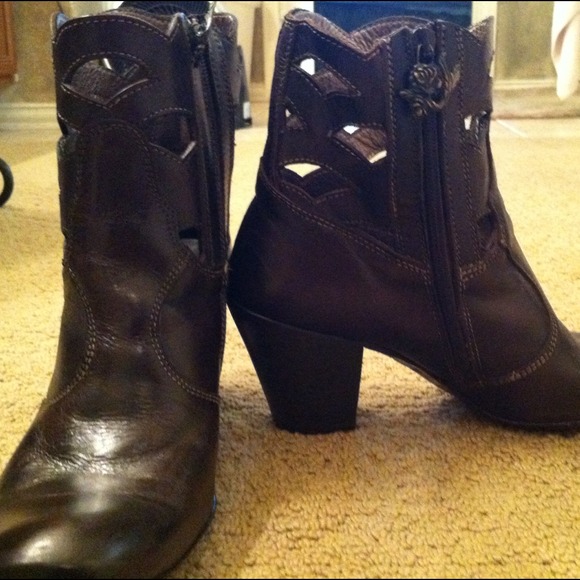 Mark Nason Ladies short ankle Cutout Boots