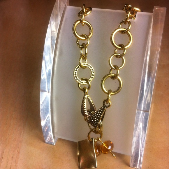 #07.  3pc. Brass findings w/ Austrian  crystals.❤️ - Picture 3 of 4