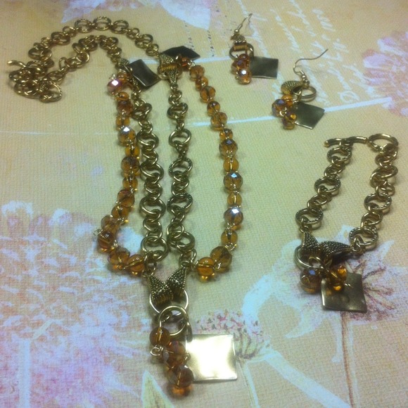 custom made mew Jewelry - #07.  3pc. Brass findings w/ Austrian  crystals.❤️