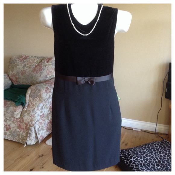 Ann Taylor Black Dress - Picture 2 of 4