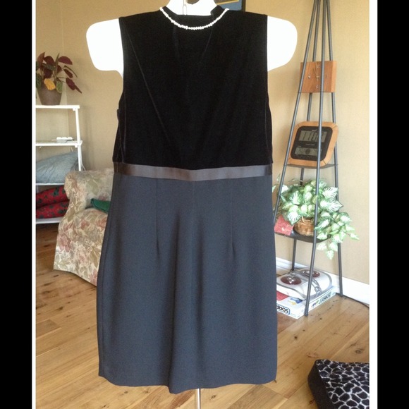Ann Taylor Black Dress - Picture 4 of 4