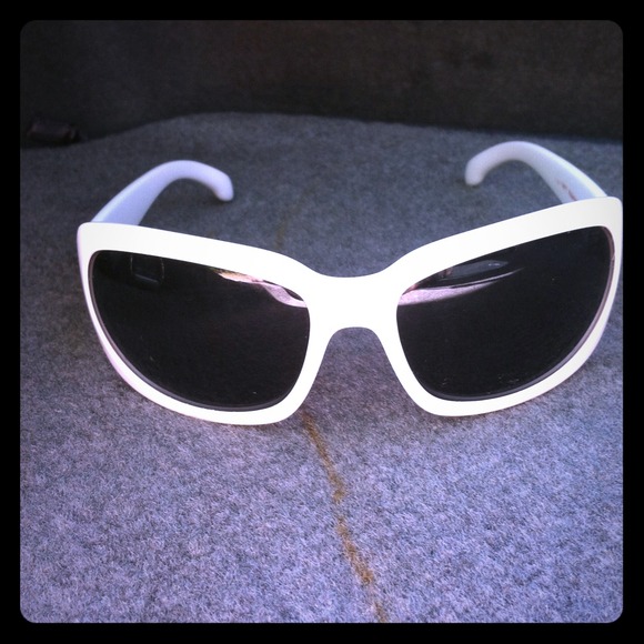 Sunglasses - Picture 1 of 3