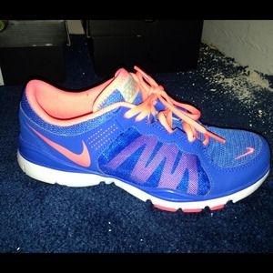 Nike Sneakers Royal Blue Size 7 🌟RESERVED🌟