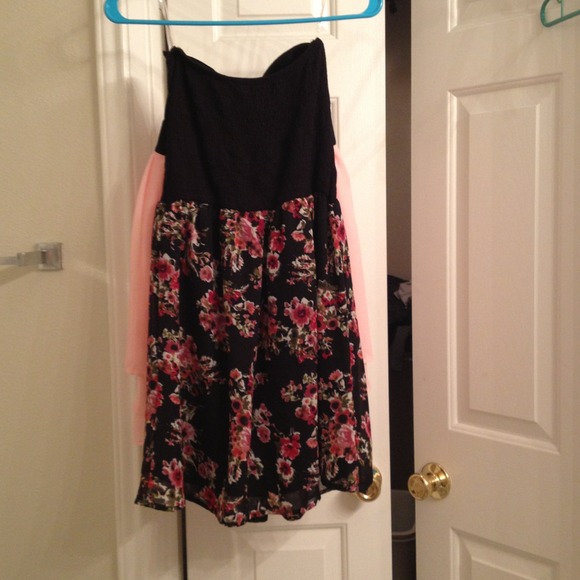 Black floral strapless dress