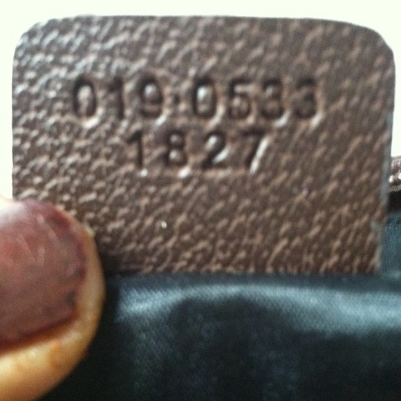 Shoulder bag..... Gucci #019•0533 1827