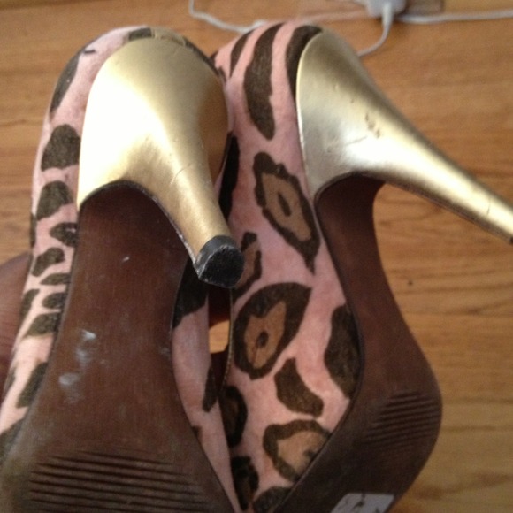 Shoes - Picture 3 of 3