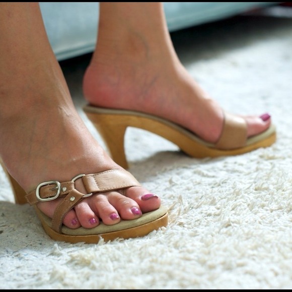 ❌SOLD❌STEVE MADDEN heels - Picture 2 of 5