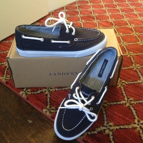 💸💸SOLD💸💸 Navy Boat Shoes.