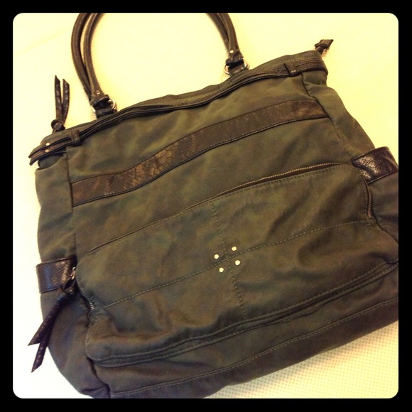 ⛔Sold⛔Converse Dark Green Purse😍