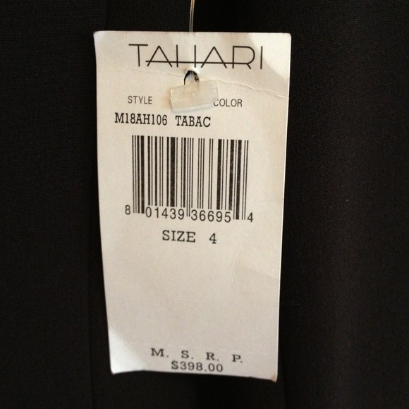 Tahari brand new blazer! Tags on - Picture 3 of 4