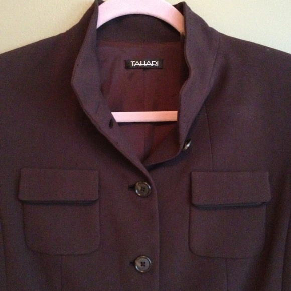 Tahari brand new blazer! Tags on - Picture 4 of 4