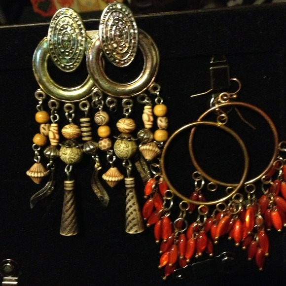 2 pair of very pretty dangly earrings - Picture 1 of 2