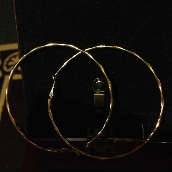 2 pair of very pretty dangly earrings - Picture 2 of 2