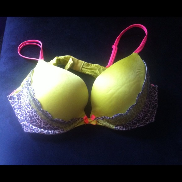 Vs bra used 36B