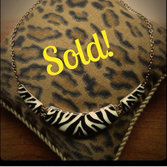 Really nice Zebra Print Necklace w/ Lobster Clasp