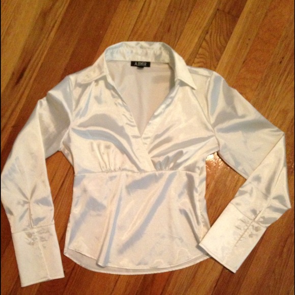 🚫BUNDLED - SOLD. A.Byer silky blouse - small