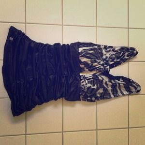 Club/ Tanktop shirt. Black and White.