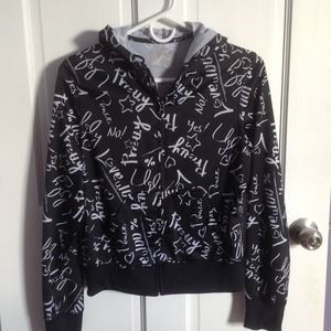 BLACK AND WHITE LETTERING SWEATER